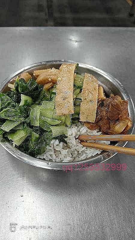 今天中午的饭，看似不错，但是还是吃不下去。-神人佛-善无痕蛇无泪