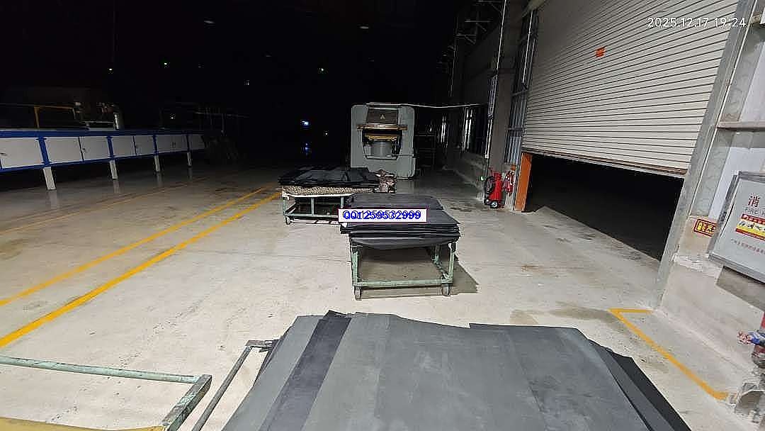 夜幕下的工厂：坚守与奋进之光-神人佛-善无痕蛇无泪