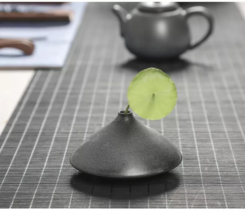 我们每个人就像一个空瓶子，

你心里装着什么，就会得到什么。-神人佛-善无痕蛇无泪